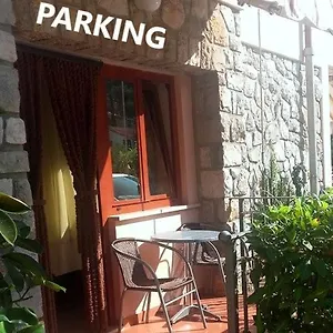 Vera- With Airconditioning And Free Parking Alloggio in famiglia